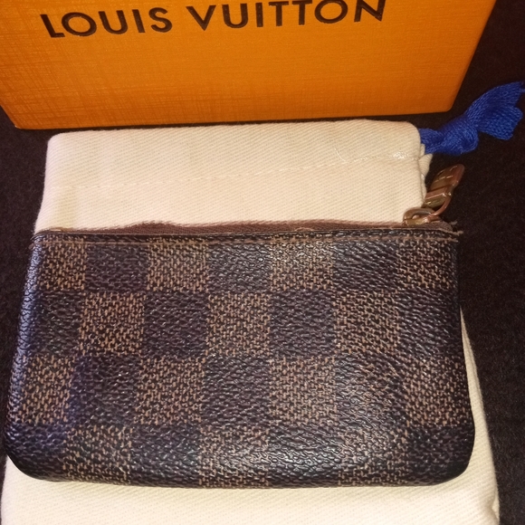 Louis Vuitton Handbags - 💯 Authentic Louis Vuitton Key Pouch